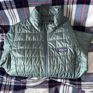 Used insulated light weight jacket in green